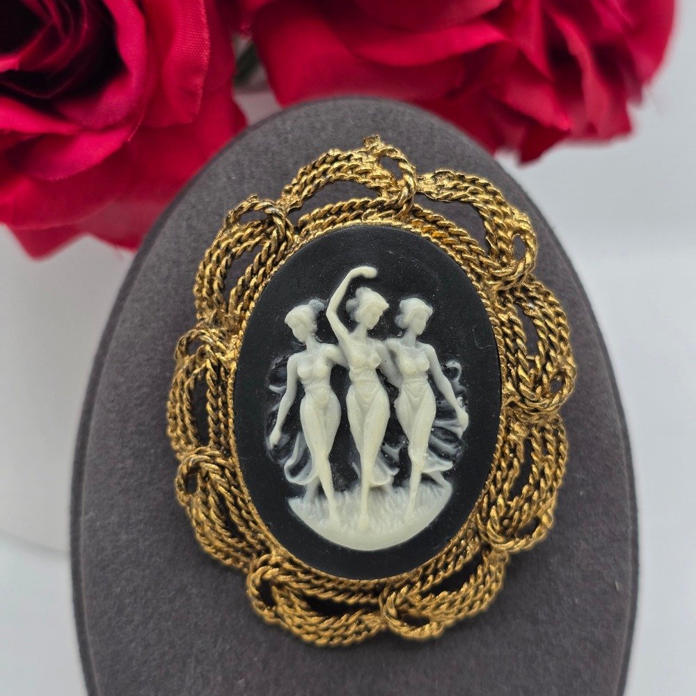 Vintage Three Graces Cameo Brooch Pendant Gold Tone Black White Oval Dancing